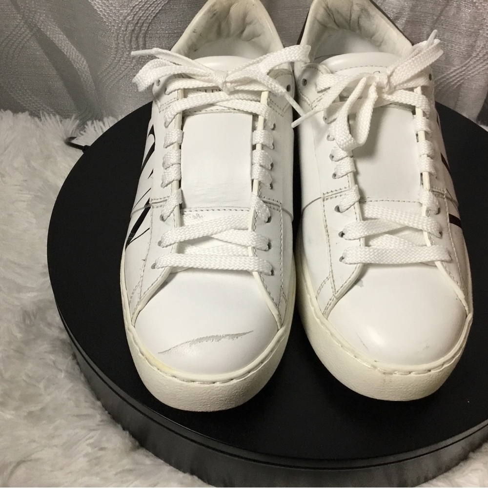 Valentino Garavani White Leather Sneakers with Gold Stamp - Picture 5 of 10